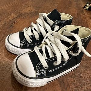 Size 6 toddler converse hightop
